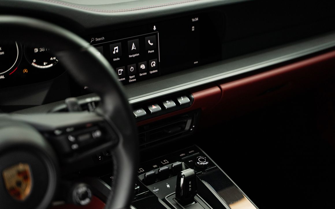 PORSCHE 911 TARGA 4S - image 18