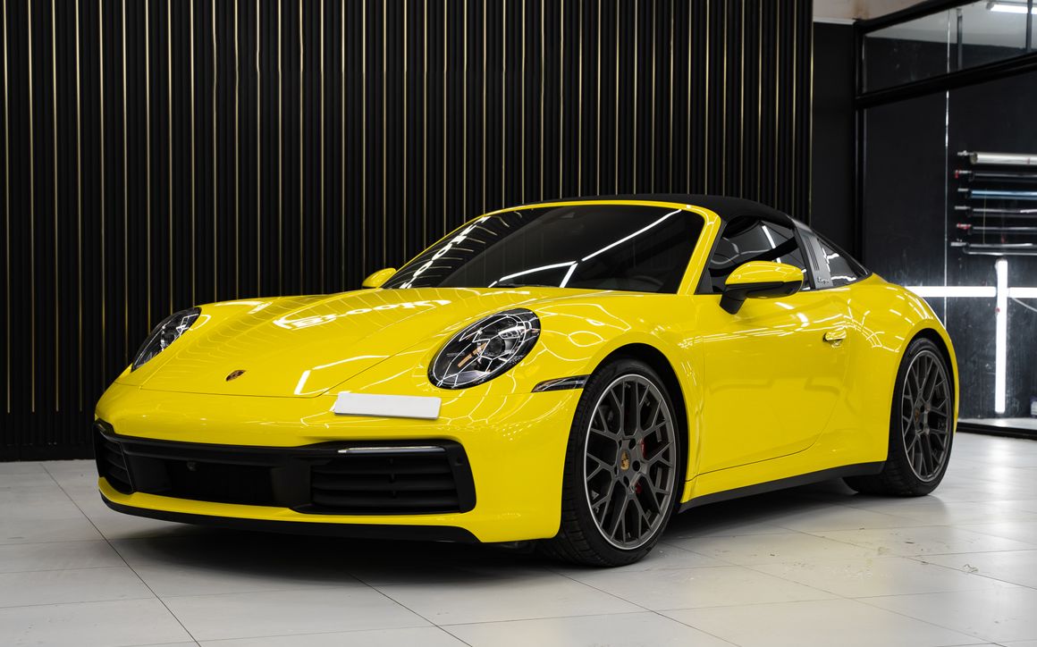 PORSCHE 911 TARGA 4S - image 8