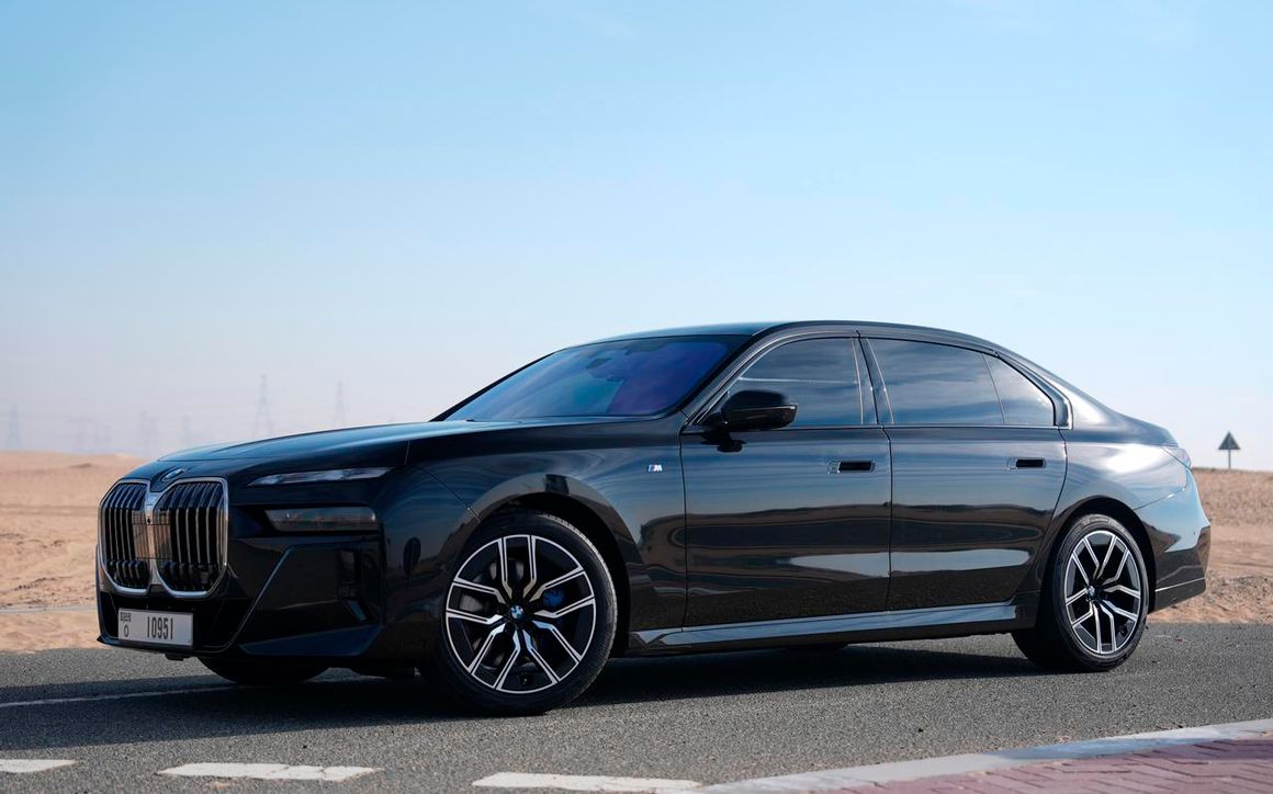 BMW 740 - image 1