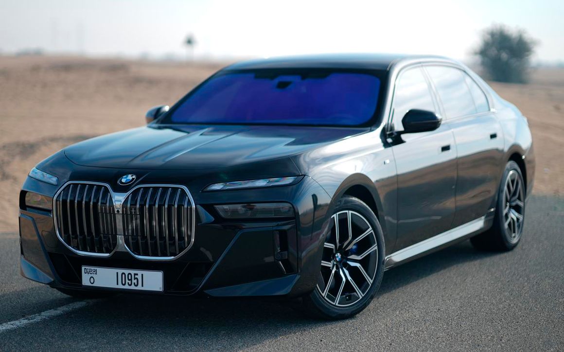 BMW 740 - image 2