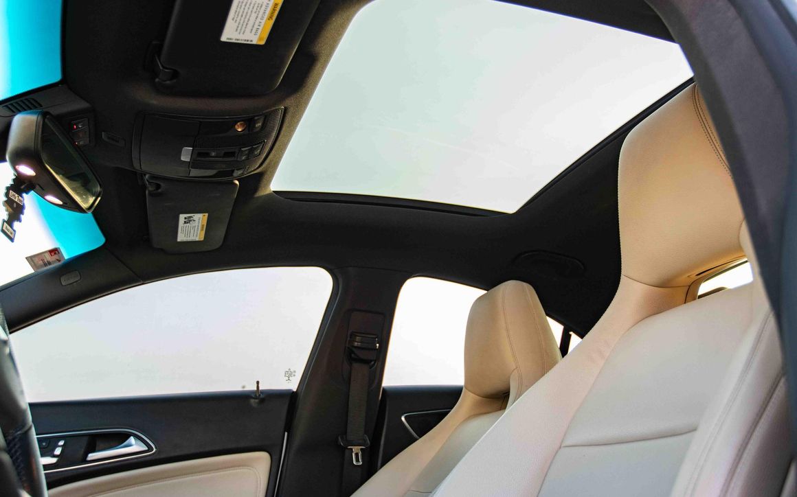 MERCEDES CLA250 - image 7