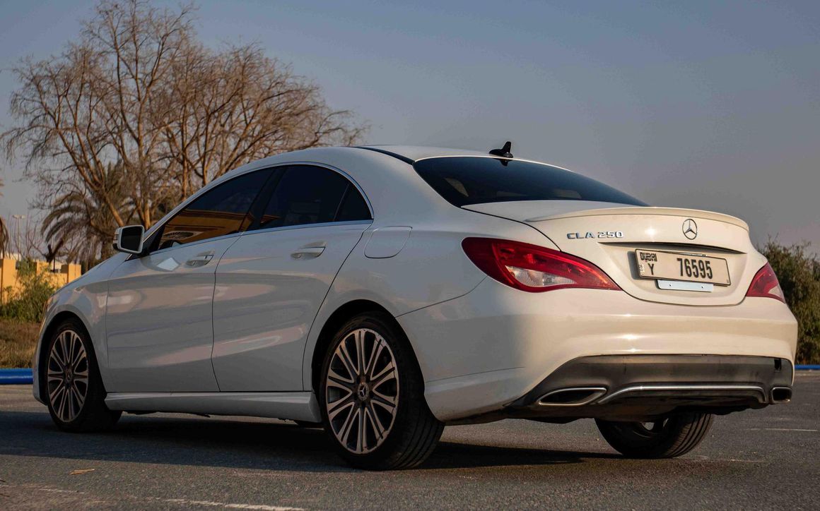 MERCEDES CLA250 - image 5