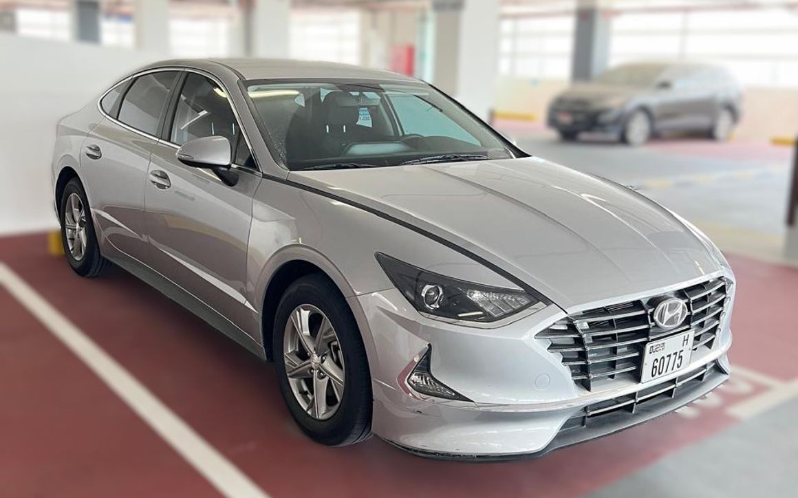 Hyundai Sonata - image 2