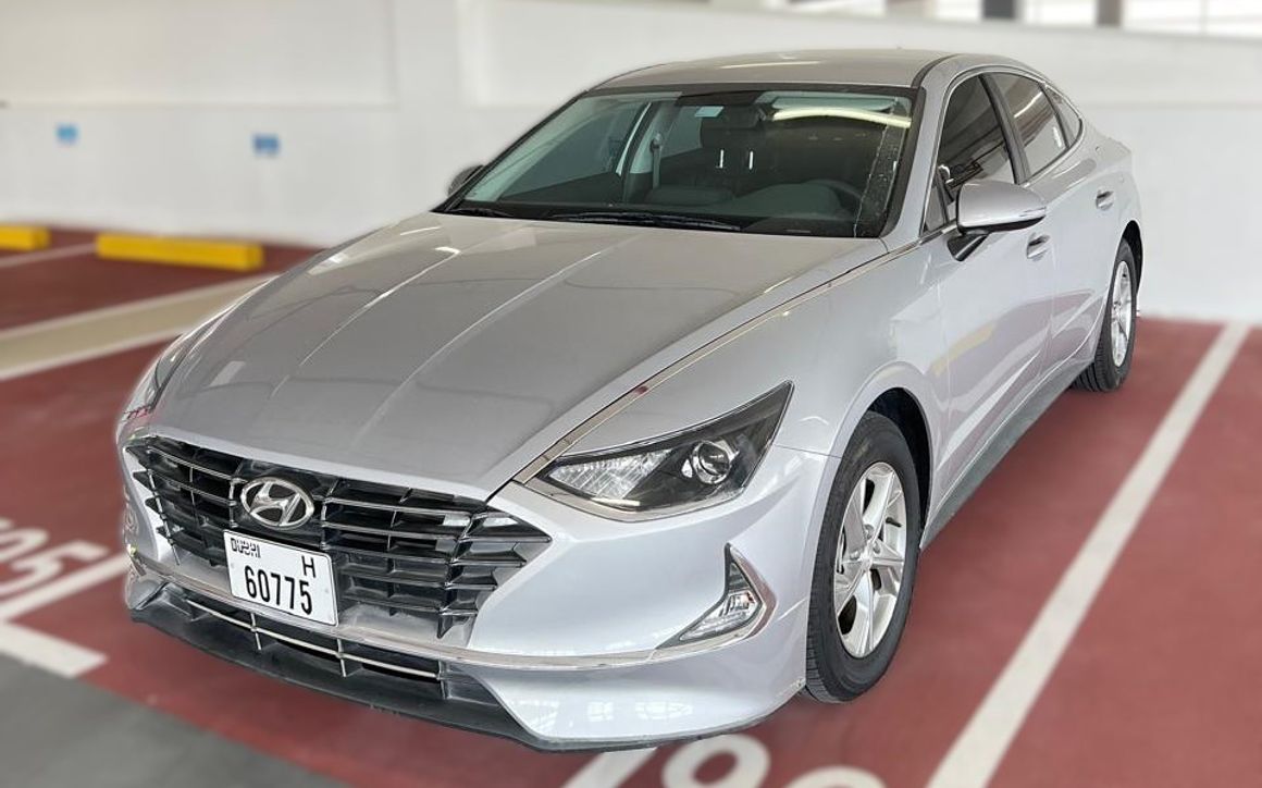 Hyundai Sonata - image 1