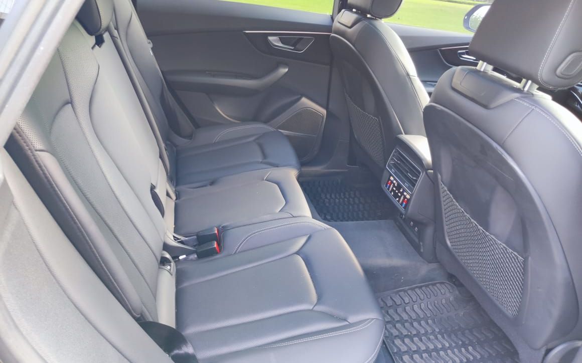 Audi Q8 S-Line Quattro - image 8