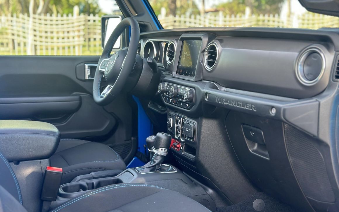 Jeep Wrangler - image 15