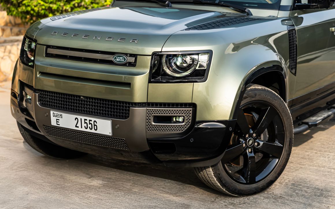 Land Rover Defender - image 7