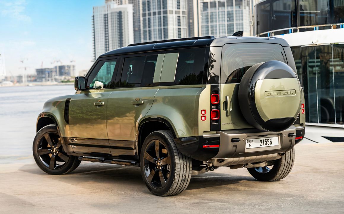 Land Rover Defender - image 6