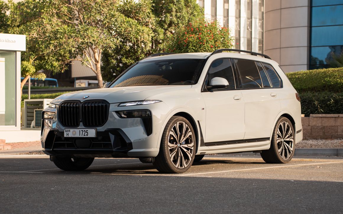 BMW X7 - image 1