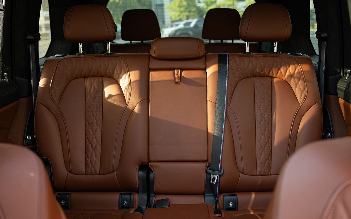BMW X7 - image 10