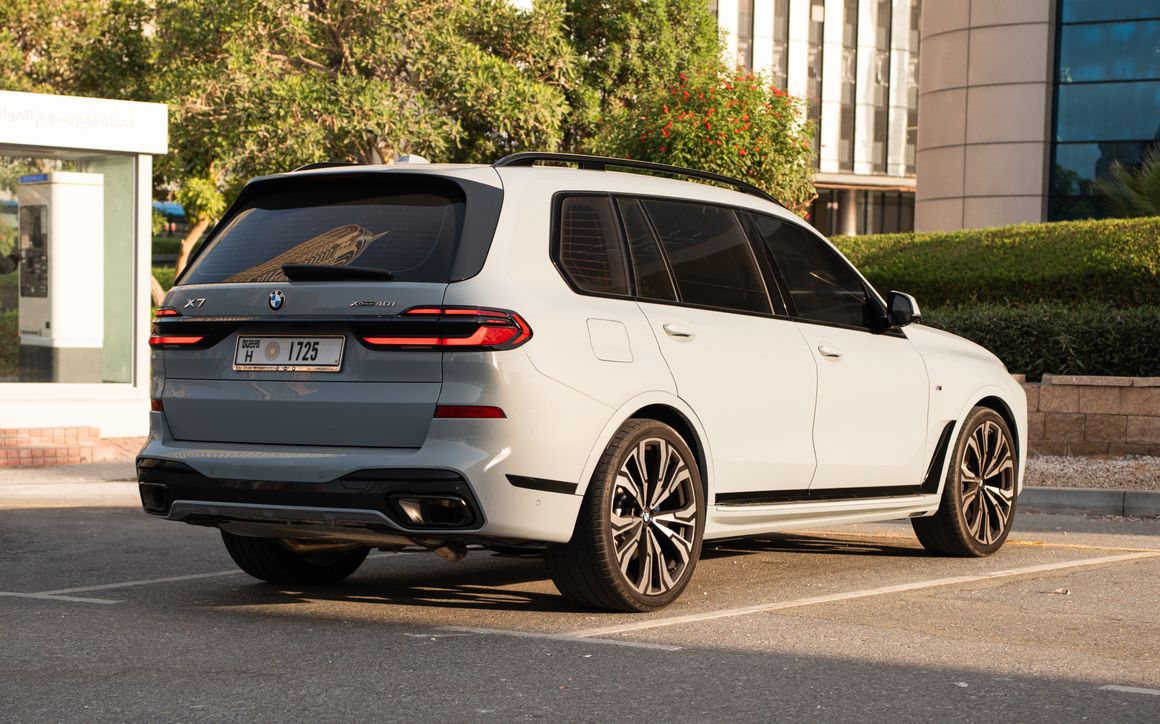 BMW X7 - image 5