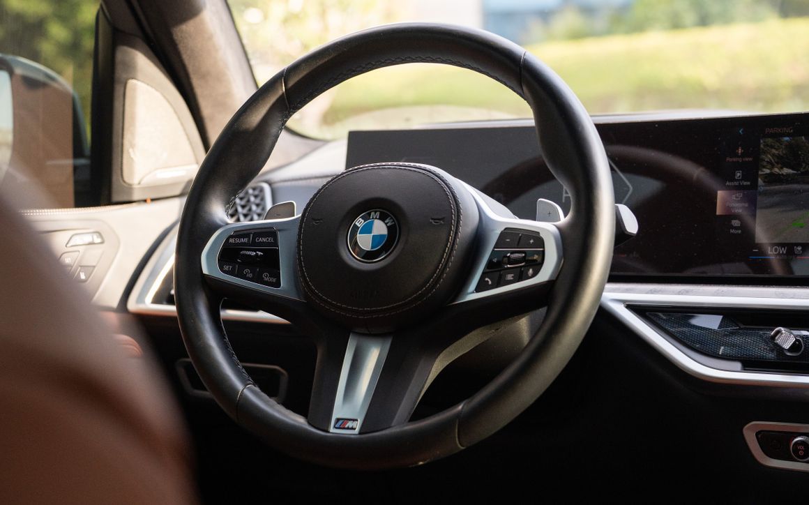 BMW X7 - image 8