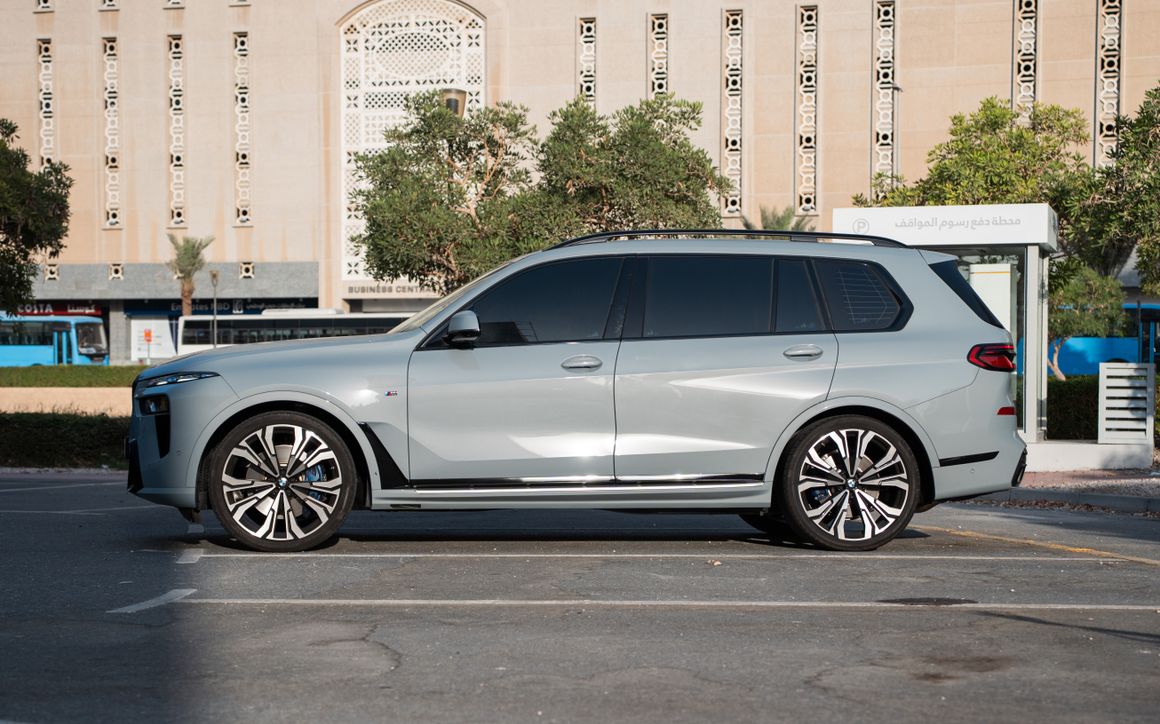 BMW X7 - image 2