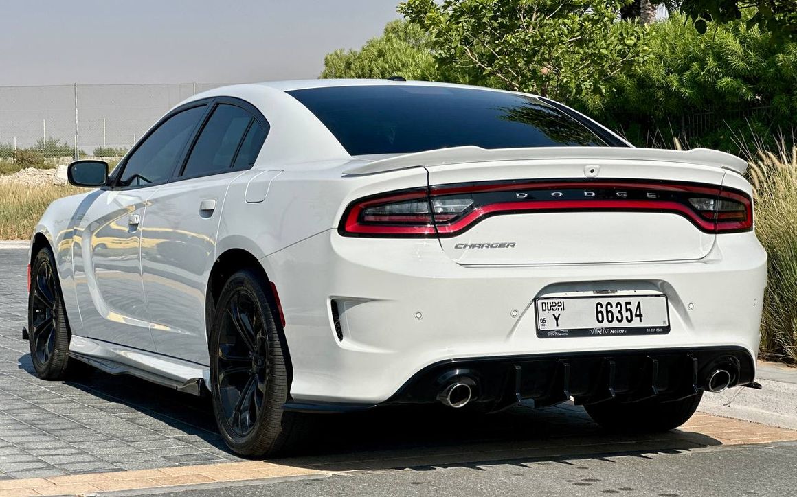 Dodge Charger - image 3