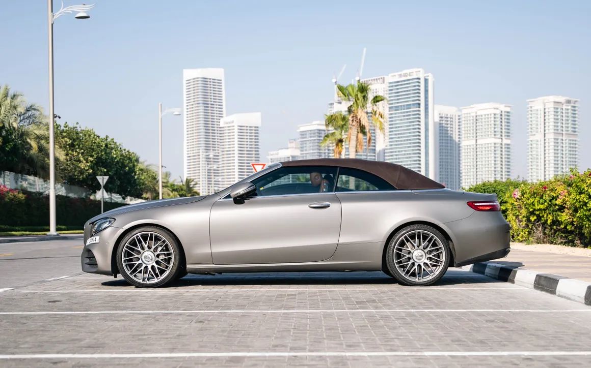 Mercedes E 450 - image 2