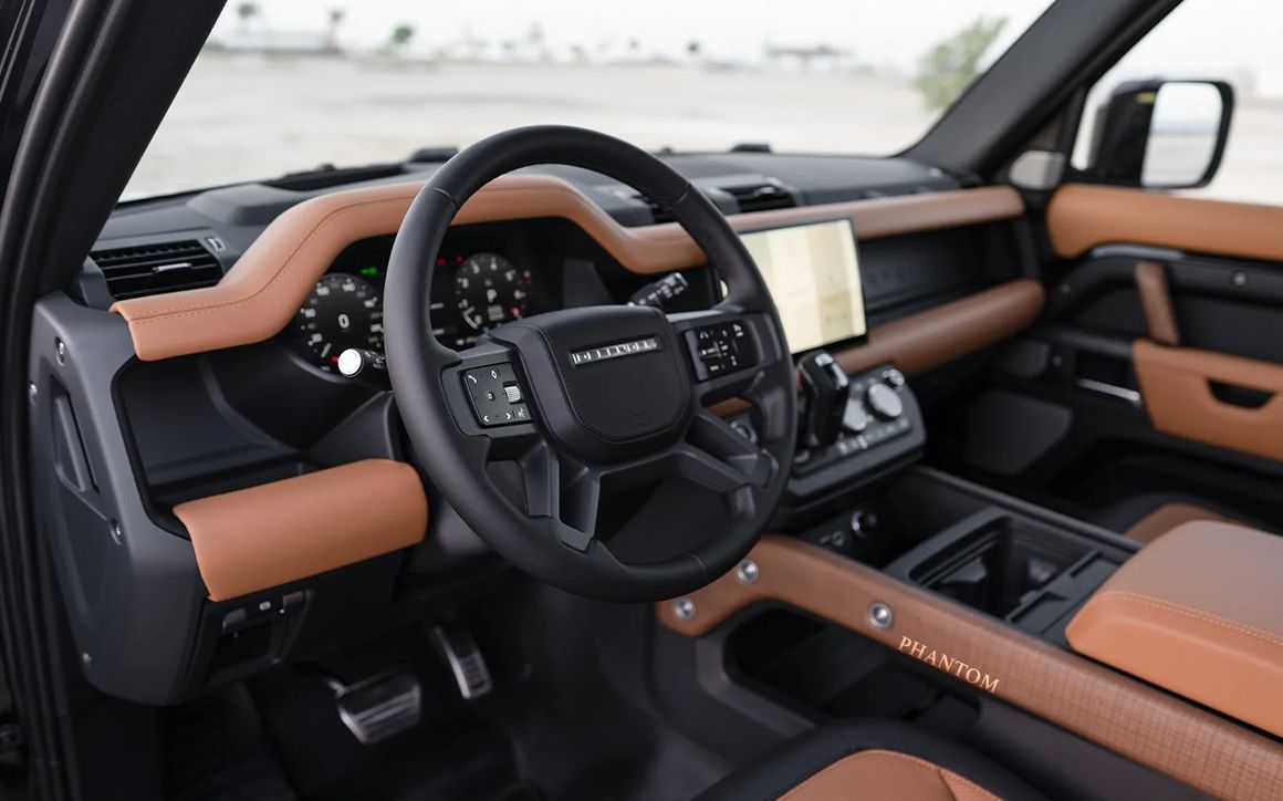LAND ROVER DEFENDER 130 - image 7