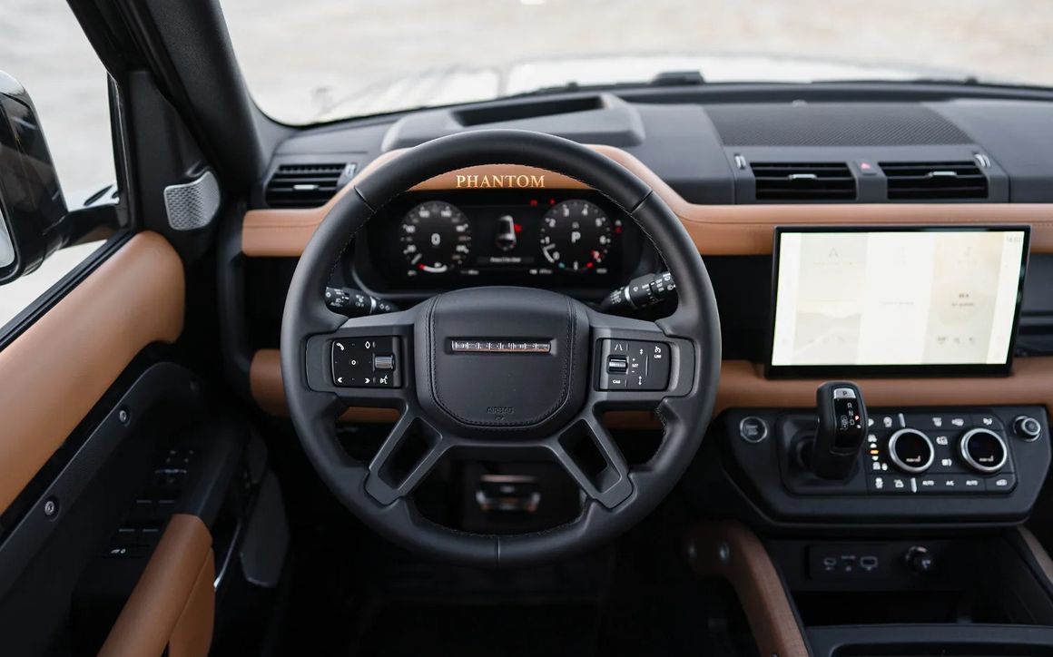 LAND ROVER DEFENDER 130 - image 8