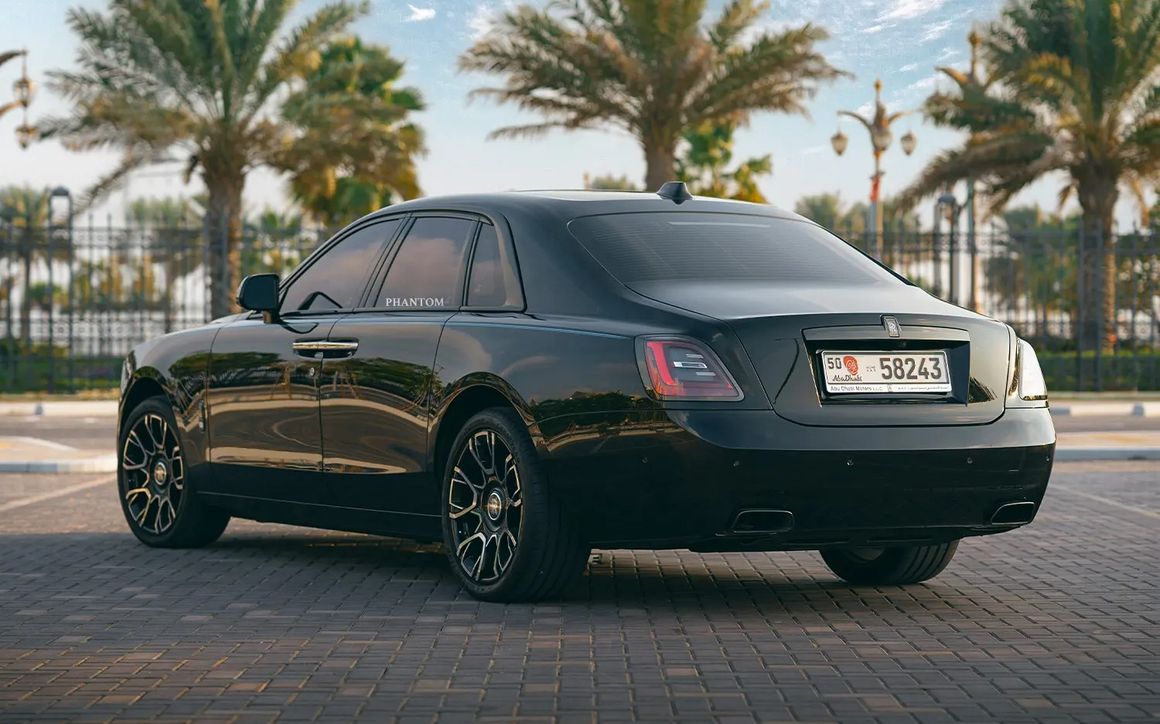 ROLLS ROYCE GHOST BLACK BADGE - image 4