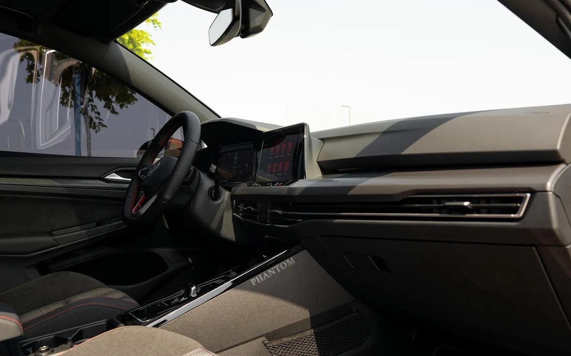 VOLKSWAGEN GOLF GTI 20L - image 5