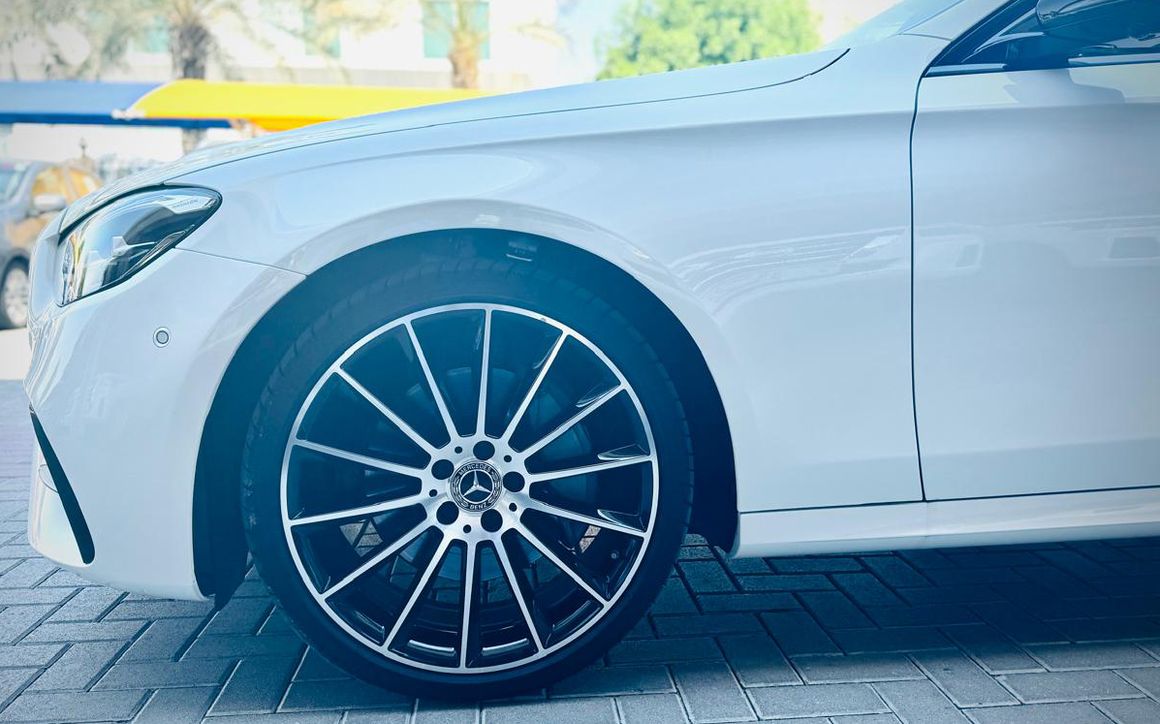 MERCEDES E300 - 2023 - image 7