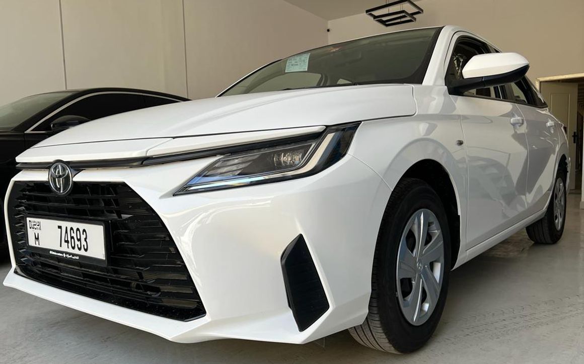 TOYOTA YARIS - image 1