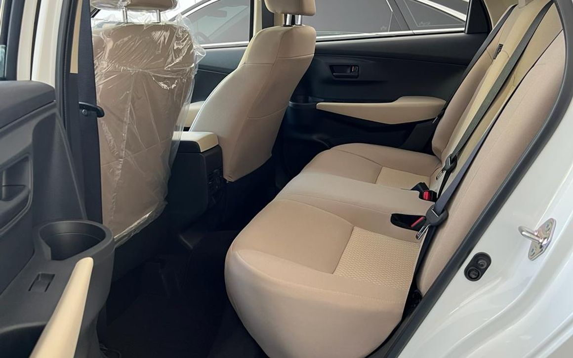 TOYOTA YARIS - image 7