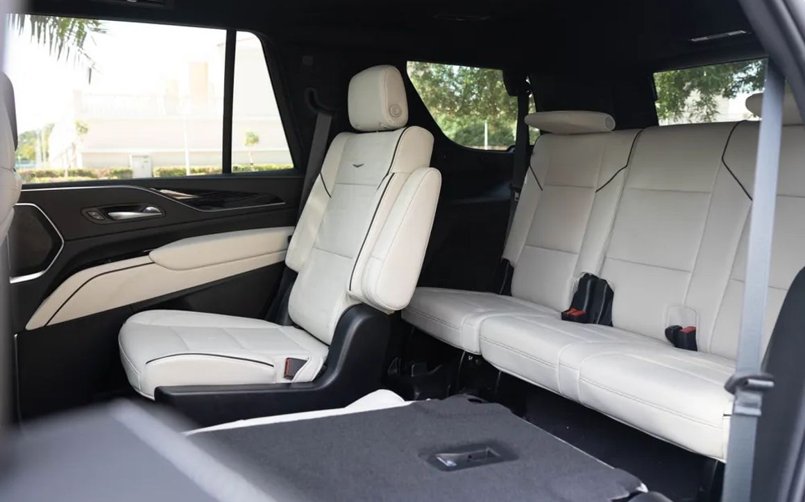 CADILLAC ESCALADE - image 12