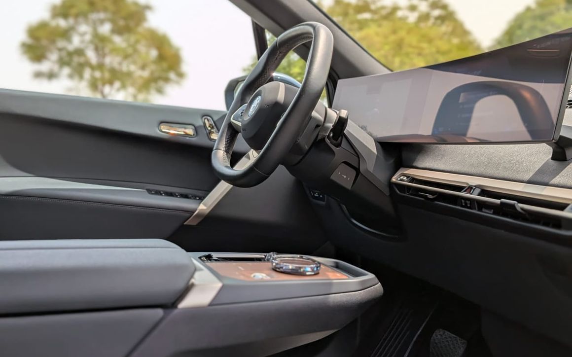 BMW IX - image 7