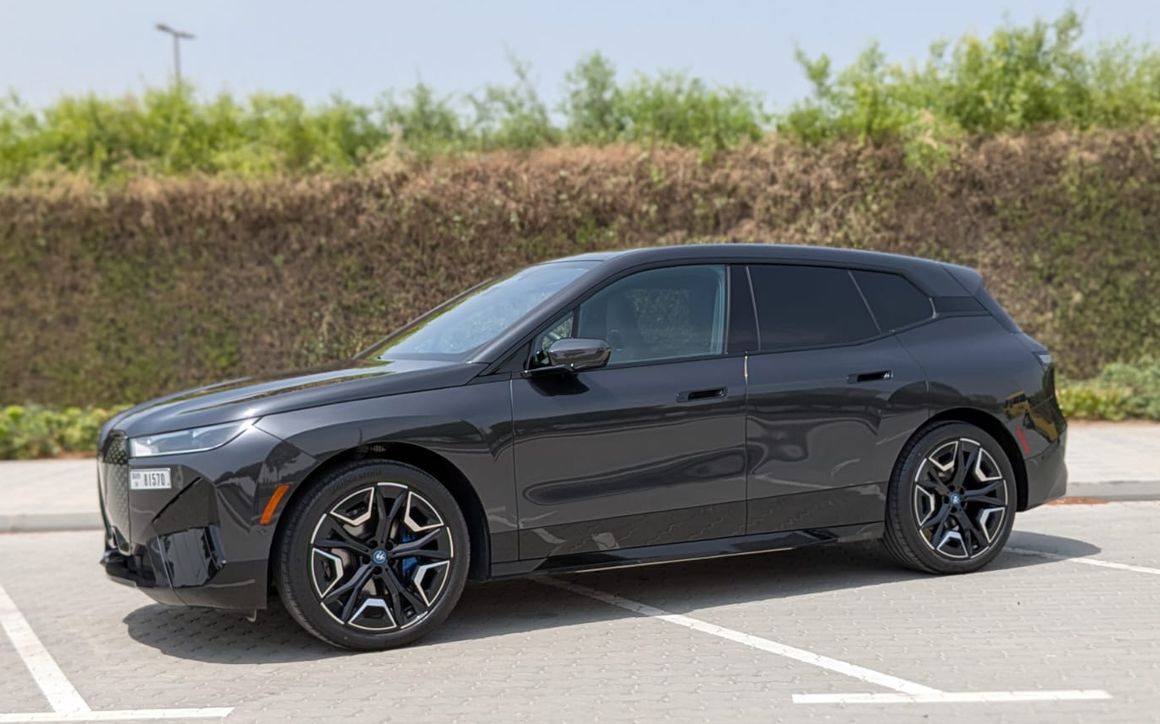 BMW IX - image 2