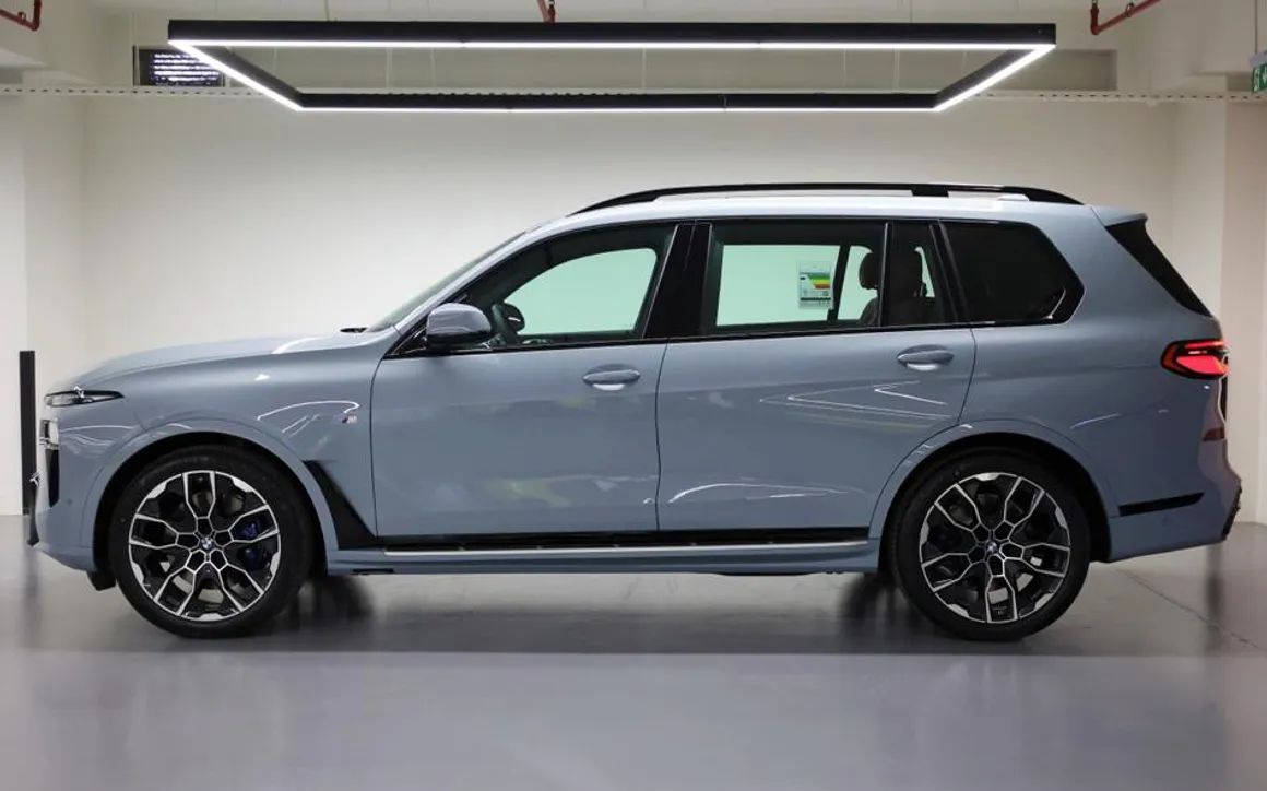 BMW X7  - image 2