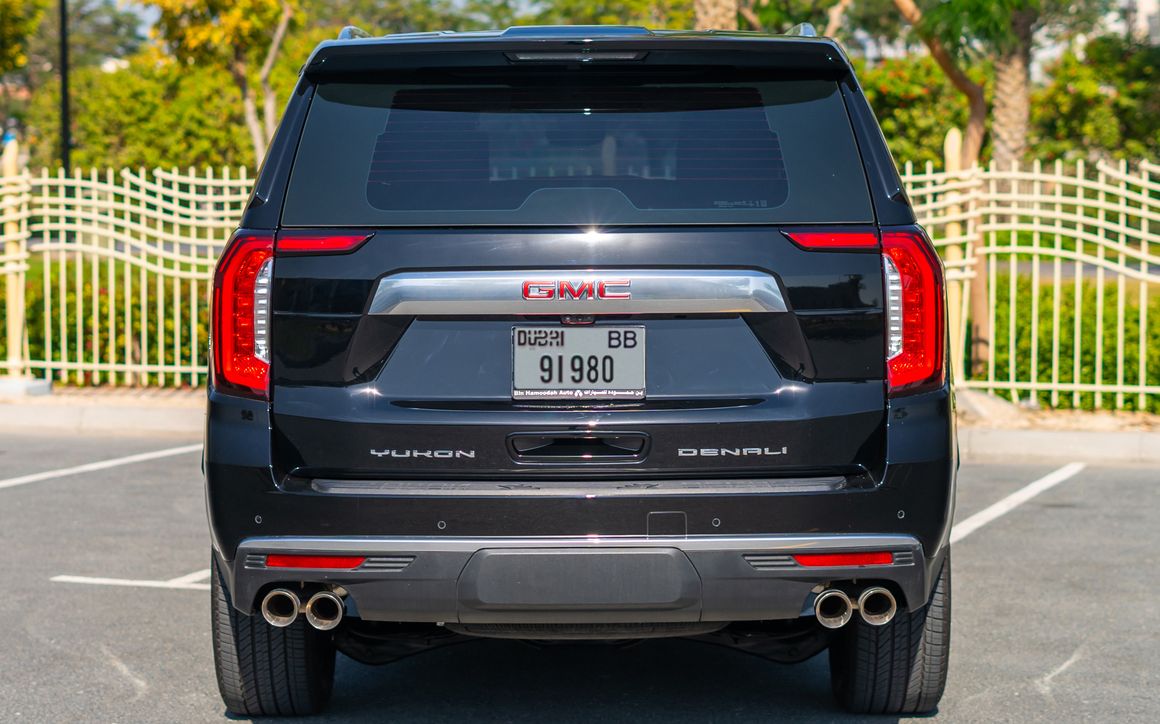 GMC Yukon Denali - image 5