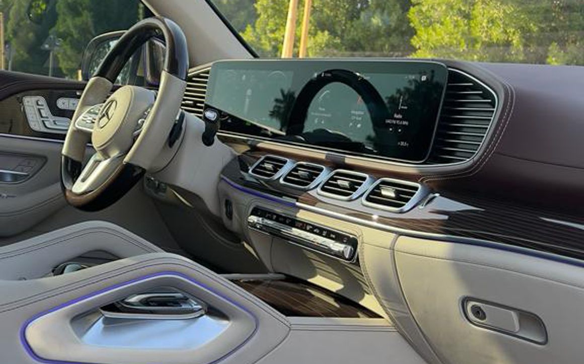 MERCEDES GLS 600 - image 9