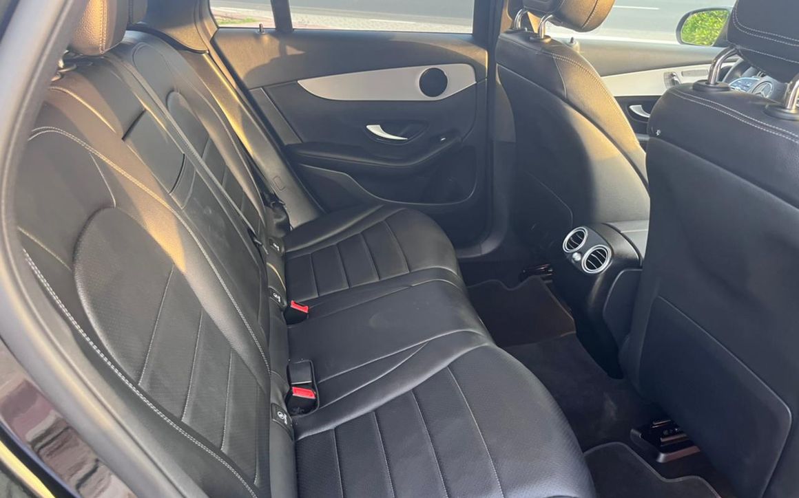 Mercedes GLC300 - image 9