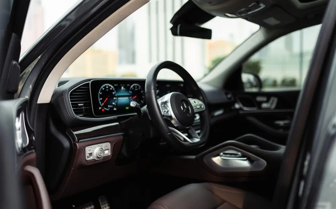 MERCEDES GLS - image 9