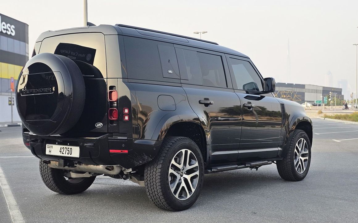 LAND ROVER DEFENDER - image 5