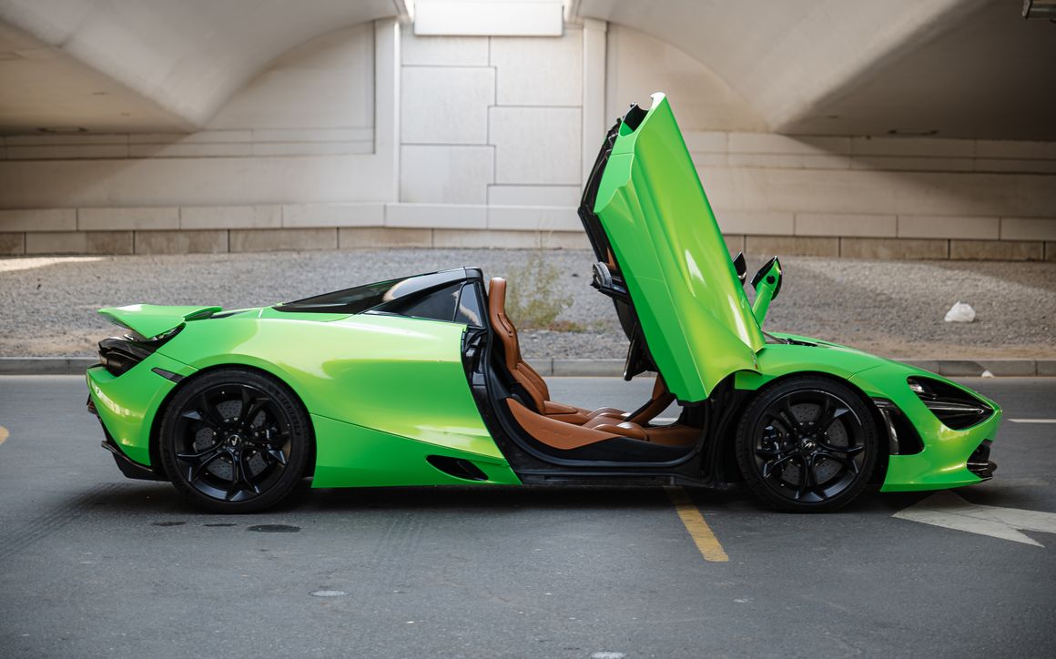 Mclaren 720S Spyder - image 2