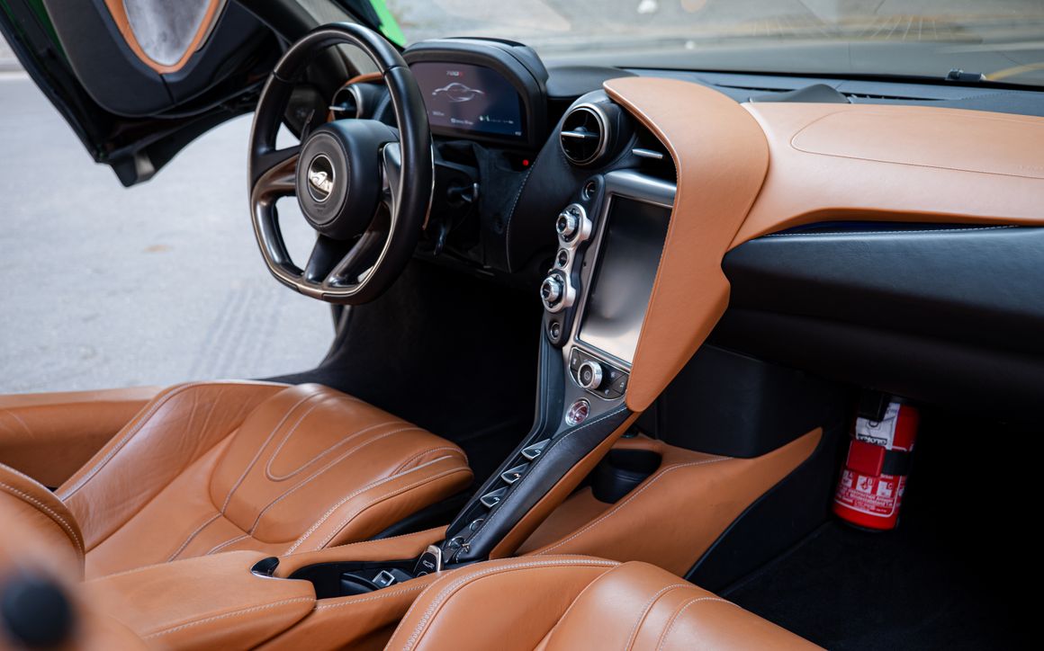 Mclaren 720S Spyder - image 9