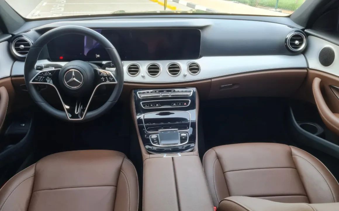 MERCEDES E250 - image 6