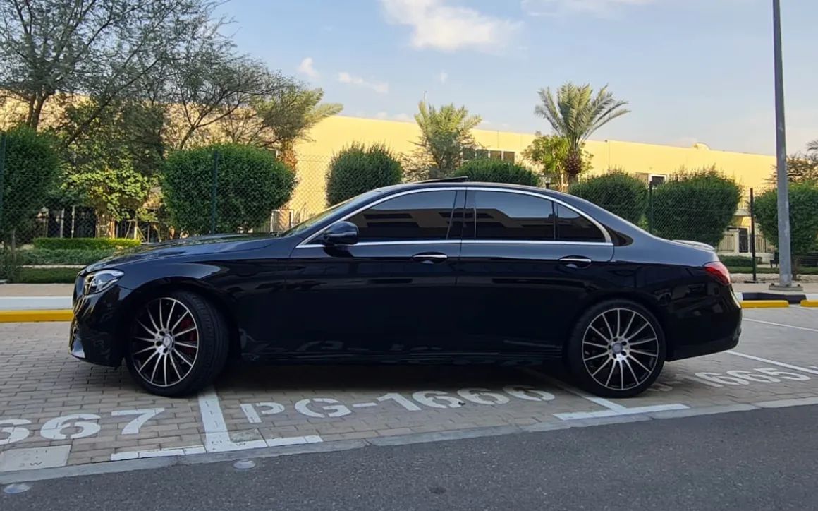 MERCEDES E250 - image 2