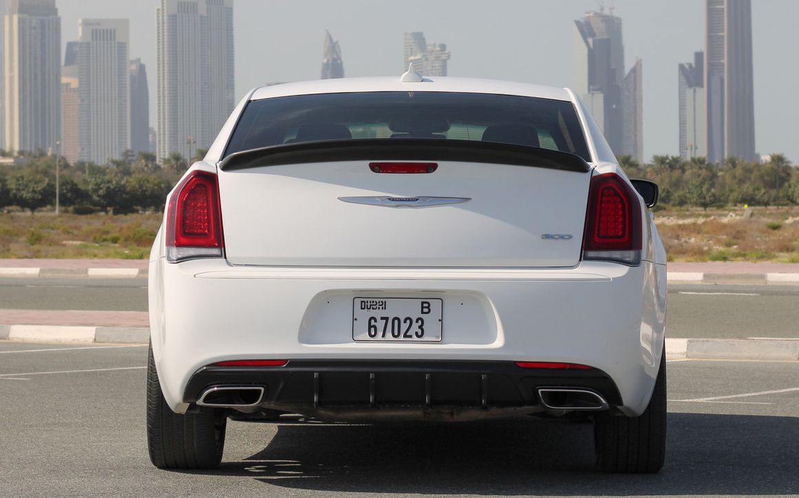 Chrysler 300 - image 6