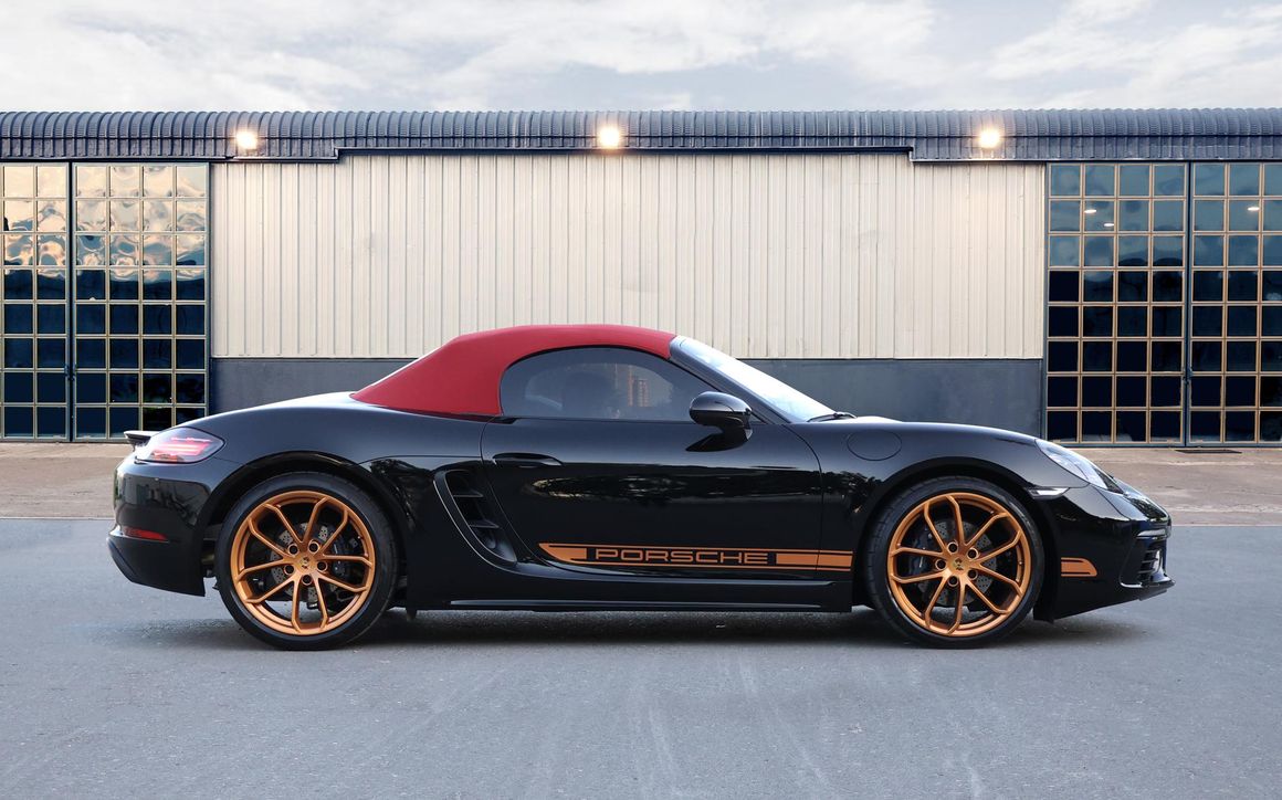 Porsche Boxster 718 Convertible Black - image 7