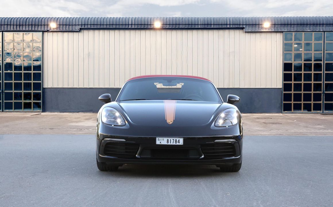Porsche Boxster 718 Convertible Black - image 3