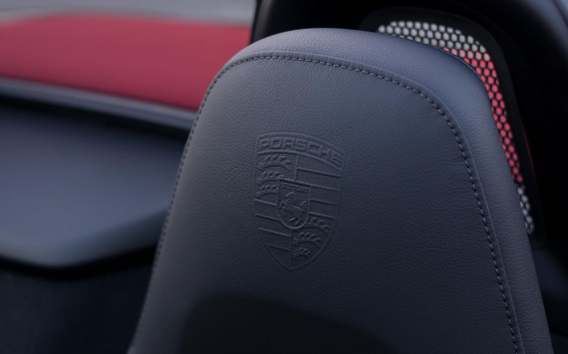 Porsche Boxster 718 Convertible Black - image 22