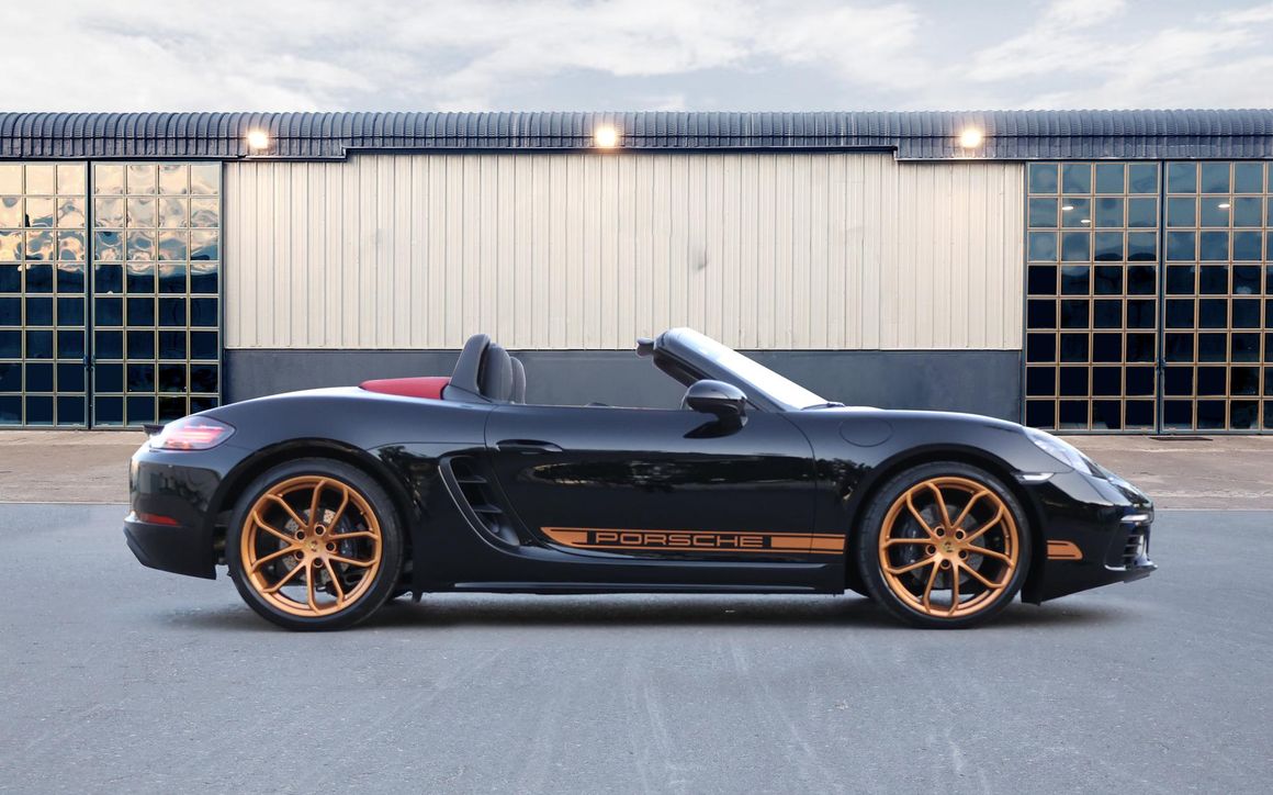 Porsche Boxster 718 Convertible Black - image 6