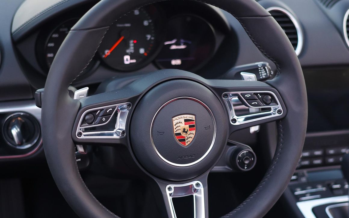 Porsche Boxster 718 Convertible Black - image 20