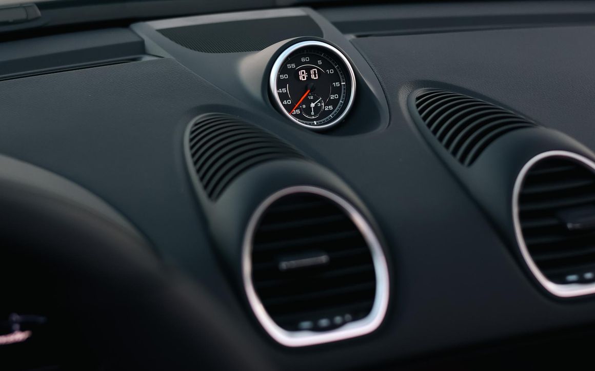 Porsche Boxster 718 Convertible Black - image 21