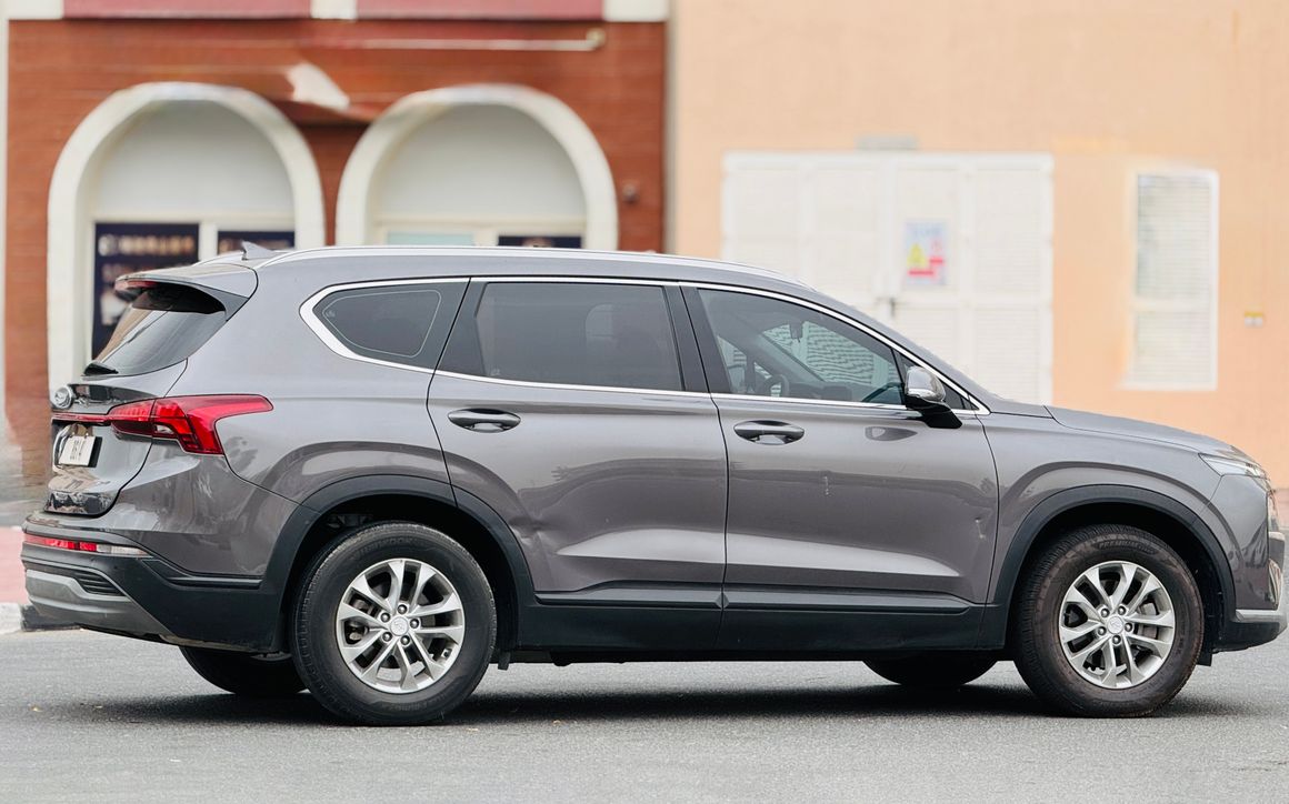HYUNDAI SANTA FE - image 2