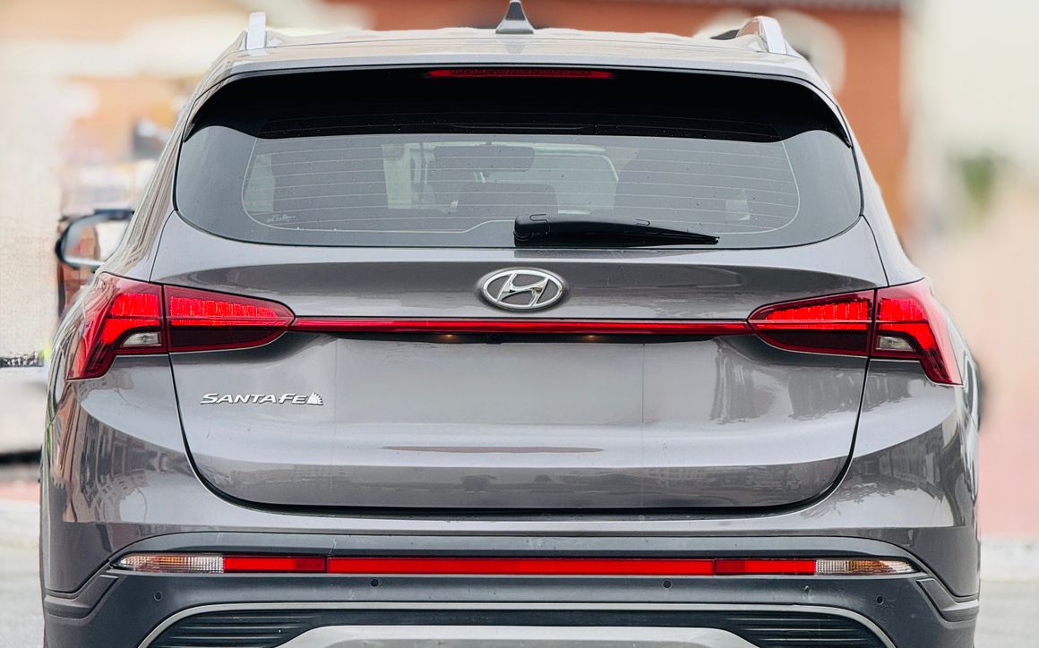 HYUNDAI SANTA FE - image 6