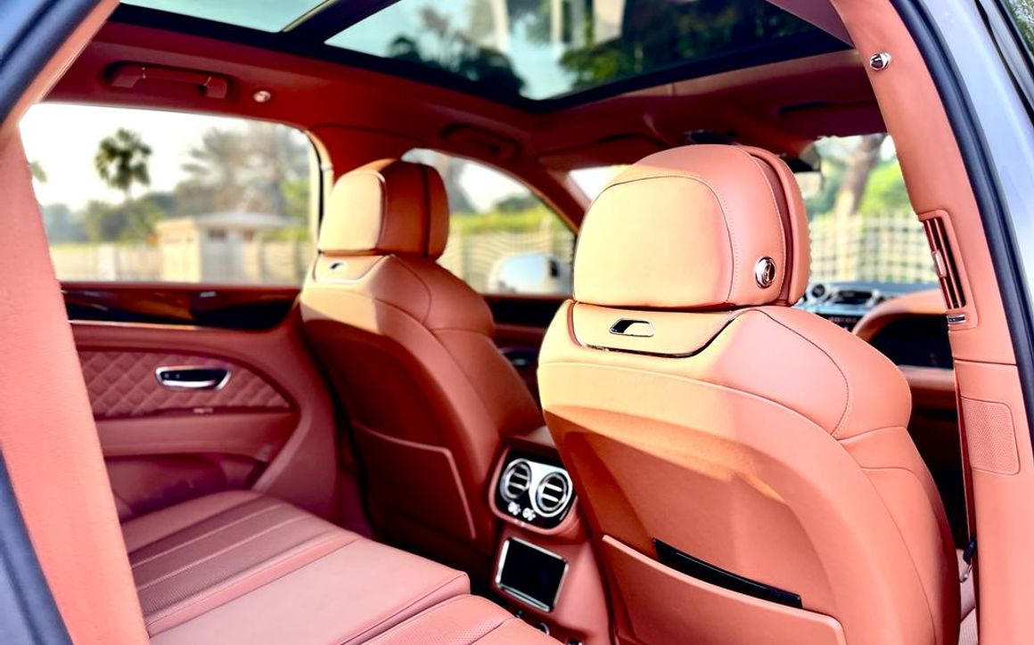 BENTLEY BENTAYGA - image 8