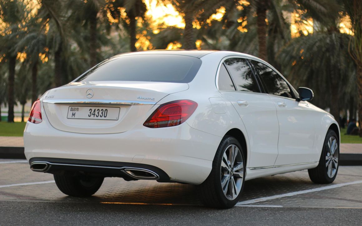MERCEDES C300 - image 8